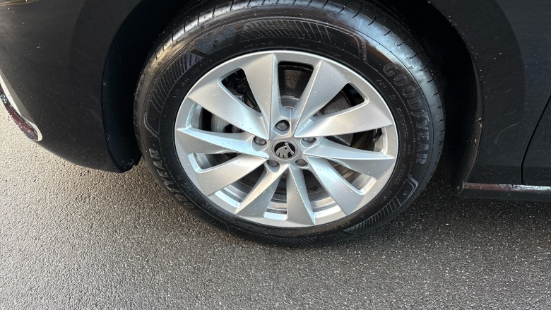 Skoda Superb 1.5 TSI e-TEC SE Technology 5dr DSG Petrol Hatchback